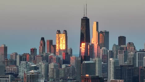 Sunset-reflection-on-skyscrapers-in-downtown-Chicago,-Illinois