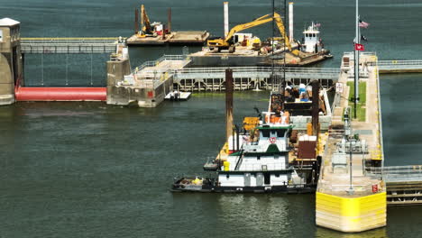 Snapshot-of-maritime-industry:-modern-infrastructure-and-various-watercraft