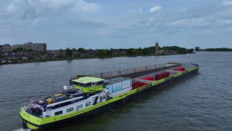 Gütertransport-Entlang-Der-Oude-Maas
