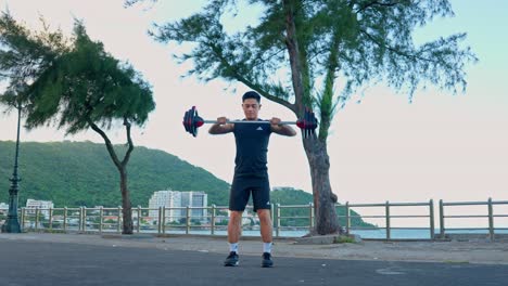 Entrenamiento-Deportivo-Con-Ejercicio-Limpio-Y-De-Prensa.