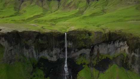 Beautiful-cascade-scenery-while-exploring-Iceland,-summer-trip