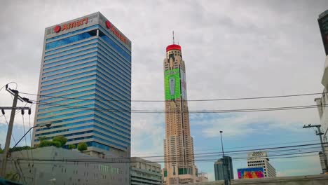 Baiyoke-Sky-Hotel-In-Der-Innenstadt-Von-Bangkok-Mit-Blick-Auf-Den-Hohen-Wolkenkratzer