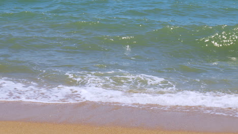 Tropischer-Strand-Im-Sommerurlaub-Und-Naturumweltkonzept