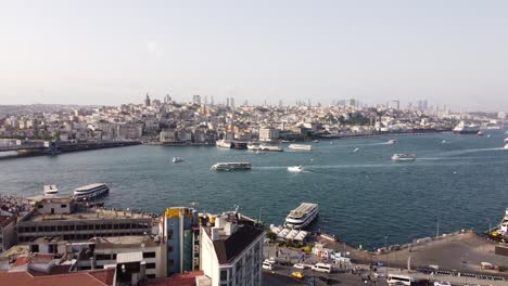 Drohnenvideo:-Luftperspektive-Der-Bosporus-Brücke-Und-Der-Schiffe-In-Istanbul
