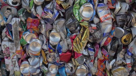 Nahaufnahme-Von-Ballen-Aus-Aluminiumdosen,-Die-Für-Das-Recycling-Verdichtet-Wurden