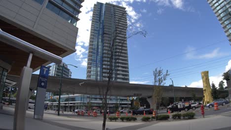 Belebte-Straßen-Der-Stadt-Mit-Hochhäusern-In-Vancouver,-Britisch-Kolumbien,-Kanada