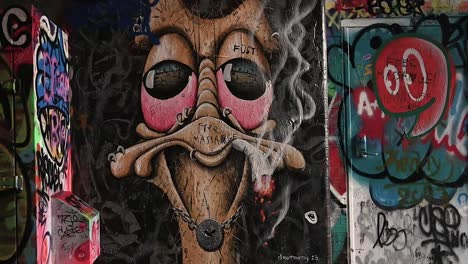 Artwork-undernearh-Waterloo-Station-in-The-Graffiti-Tunnel,-London,-United-Kingdo