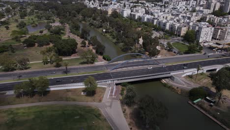 Puente-Sobre-El-Río-Yarkon,-Tel-Aviv