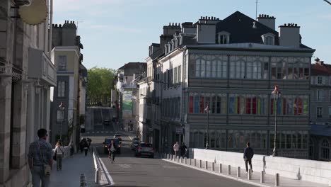 Street-scene-of-Pau,-capital-of-Pyrénées-Atlantiques,-South-West-region-of-France