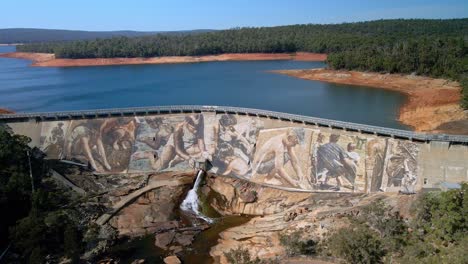 Aerial-view-over-Wellington-Dam-Hydro-Power-Station,-Collie,-Western-Australia---backward,-drone-shot