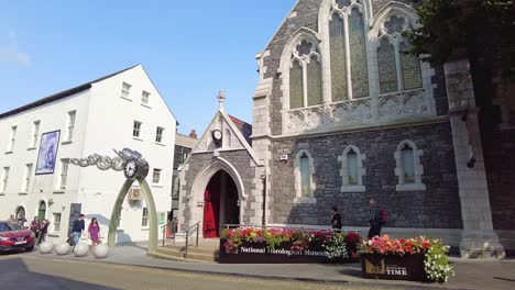 Waterford-City-Centre-Click-museum-in-the-Viking-triangle-on-a-bright-summer-day