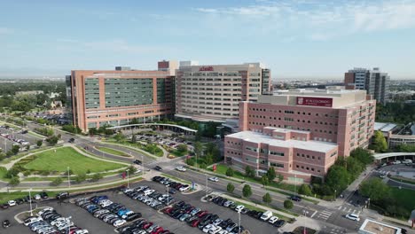 Campus-Médico-Del-Pabellón-De-Pacientes-Hospitalizados-De-Uchealth-Anschutz-En-Aurora