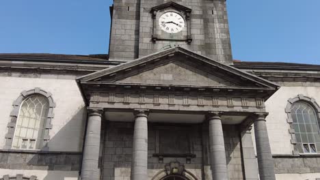 Iglesia-De-Cristo-En-El-Centro-De-La-Ciudad-De-Waterford-En-El-Triángulo-Vikingo-En-Un-Brillante-Día-De-Verano