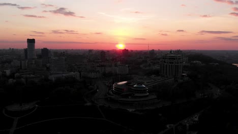 Kiew,-Sonnensitz,-Stadtzentrum,-Architektur,-Schön,-Sonnenuntergang,-Kino,-Schön,-Ukraine,-Frieden