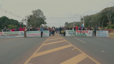 19-Organizaciones-Campesinas-De-Misiones-Se-Manifiestan-Con-Cierre-De-Carreteras,-Tras-Incumplimiento-De-Promesas-Acordadas-Con-El-Gobierno-Nacional