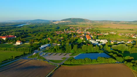 Luftaufnahme-Ländlicher-Felder-In-Der-Nähe-Der-Gemeinde-Petronell-Carnuntum-In-Österreich