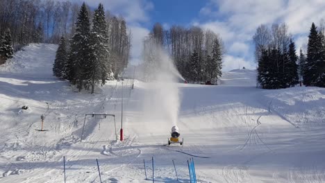 Powerful-snow-making-machinery-works-on-full-power-to-make-fresh-snow-on-ski-slopes-in-Baltic-europe-Estonia-Kütiorg