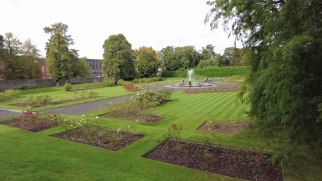 Kilkenny-City-Ireland-view-of-the-Rose-Garden-and-fountain-at-Kilkenny-Castle-on-a-summer-Morning