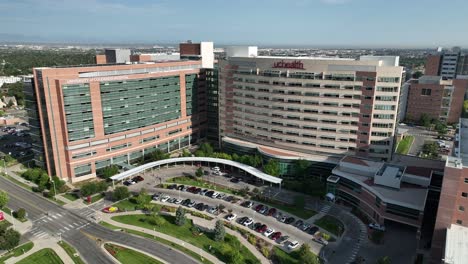 Aurora-UCHealth-Anschutz-Inpatient-Pavilion,-Fitzsimons-medical-campus,-aerial