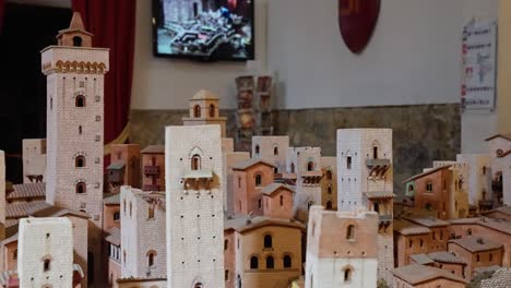 Miniaturmodell-Mittelalterlicher-Bauwerke-In-San-Gimignano-Im-Museum-Sangimignano1300-In-Italien