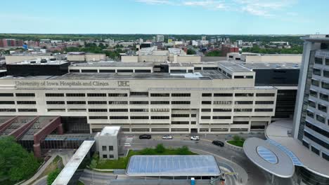 Hospitales-Y-Clínicas-De-La-Universidad-De-Iowa