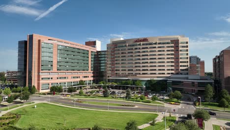 Establishing-drone-shot-of-UCHealth-Anschutz-Inpatient-Pavilion-in-Aurora