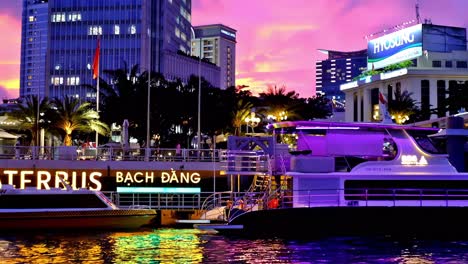 Die-Bach-Dang-Station,-Heimatbasis-Des-Saigon-Wasserbus-Shuttleservices,-Der-Den-Saigon-Fluss-In-Ho-Chi-Minh-Stadt-Befährt