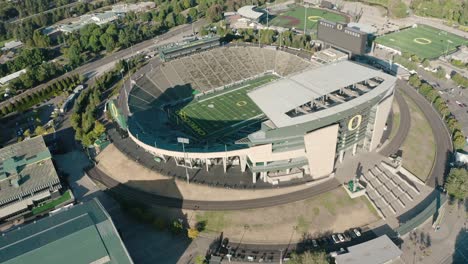 Top-down-view-of-the-Autzen-Stadium-of-the-University-of-Oregon-in-Eugene,-Oregon