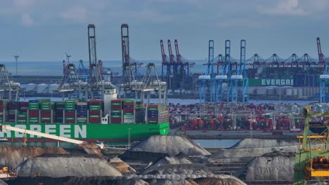 El-Enorme-Puerto-Artificial-De-Maasvlakte