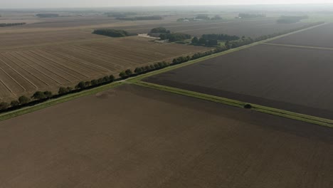 Lincolnshire-Flache-Landwirtschaftliche-Ackerlandfelder-Luftlandschaft-Sommer