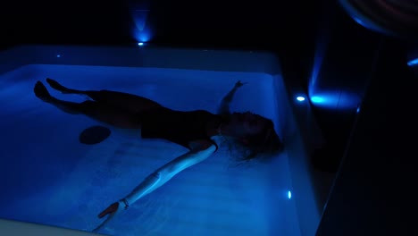 Floating,-Pool,-Spa,-Gesundheit,-Dokumentarfilm,-Werbung,-.mp4