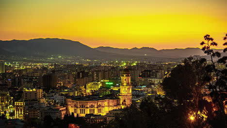 Sunset-time-lapse-of-the-Port-of-Malaga,-Spain-including-the-Incarnation-Cathedral