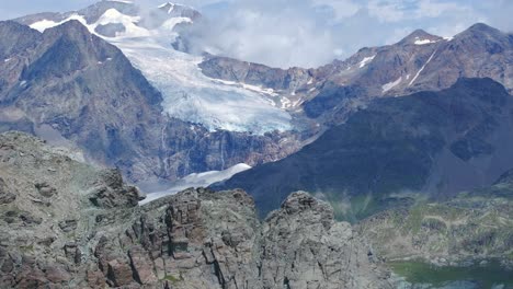 Spektakuläre-Berge-Und-Gletscher-Von-Valmalenco-In-Der-Region-Veltlin-In-Der-Sommersaison,-Italien