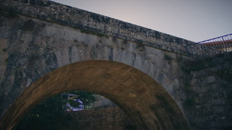 Römische-Brücke-In-Alcafache-Viseu-Portugal-Gimbal-Shot
