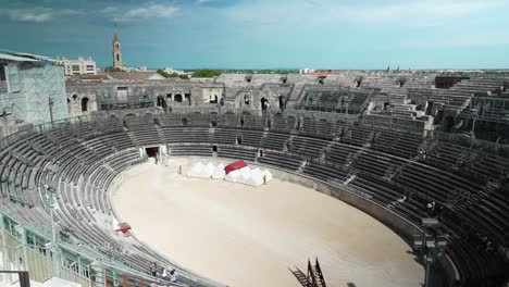 Nimes-Arenas-Desde-El-Interior-Vacío-A-Plena-Luz-Del-Día.