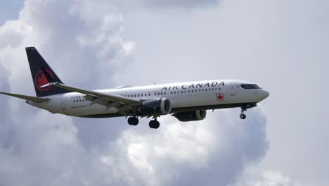 Un-Boeing-737-Max-8-De-Air-Canada-Aterrizando-En-El-Aeropuerto-De-Vancouver-Cu