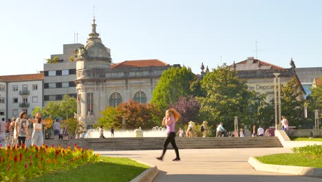 Platz-Der-Republik,-Praça-Da-República-In-Braga,-Portugal-An-Einem-Schönen-Sommertag