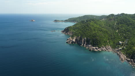 Forested-Mountains-Surrounded-By-Seascapes-On-The-Island-Of-Koh-Tao-In-Surat-Thani,-Thailand