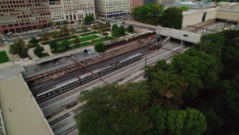 Train-At-The-Van-Buren-Street-Station-Near-South-Garden-In-Downtown-Chicago,-Illinois
