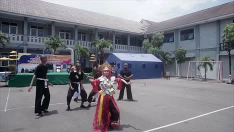 Students-dance-Cirebon-dances-and-appear-in-art-performances-at-school-Cirebon,-West-Java,-Indonesia