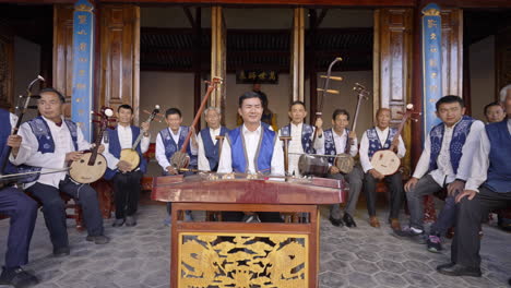 Gruppe-Der-Ethnischen-Minderheit-Der-Bai,-Die-In-Yunnan,-China,-Musik-Aufführt