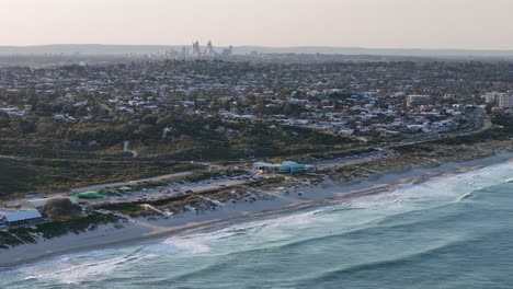 Amanecer-Sobre-La-Playa-De-Trigg-En-Perth,-Australia-Occidental