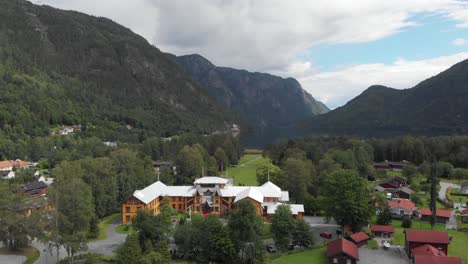 Aerial-View-Of-Dalen-Hotel---Oldest-Wooden-Hotel-In-Telemark,-Norway