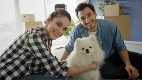 Video-portrait-of-couple-with-their-dog.