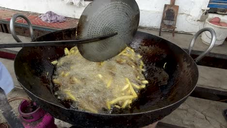 Cooking-the-Perfect-French-Fries