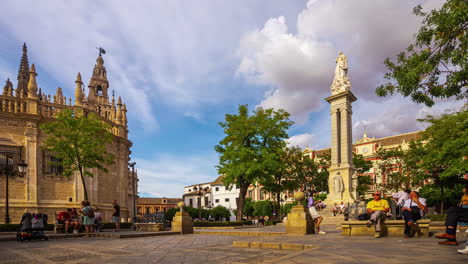 Lapso-De-Tiempo-Diurno-De-La-Plaza-De-La-Catedral-De-Sevilla