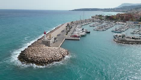 Luftdrohne-Im-Hafen-Von-Menton-An-Der-Französischen-Riviera