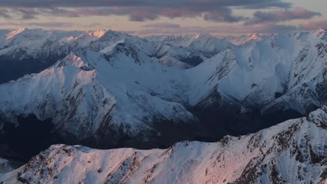 Snow-capped-mountain-range,-alpine-scenery-of-New-Zealand