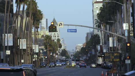 La-Brea-sign-at-Hollywood-Los-Angeles,-California-intersection