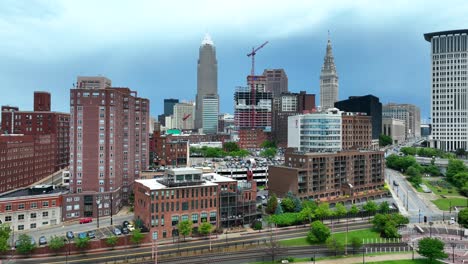 Downtown-Cleveland,-Ohio-on-Cuyahoga-River-waterfront